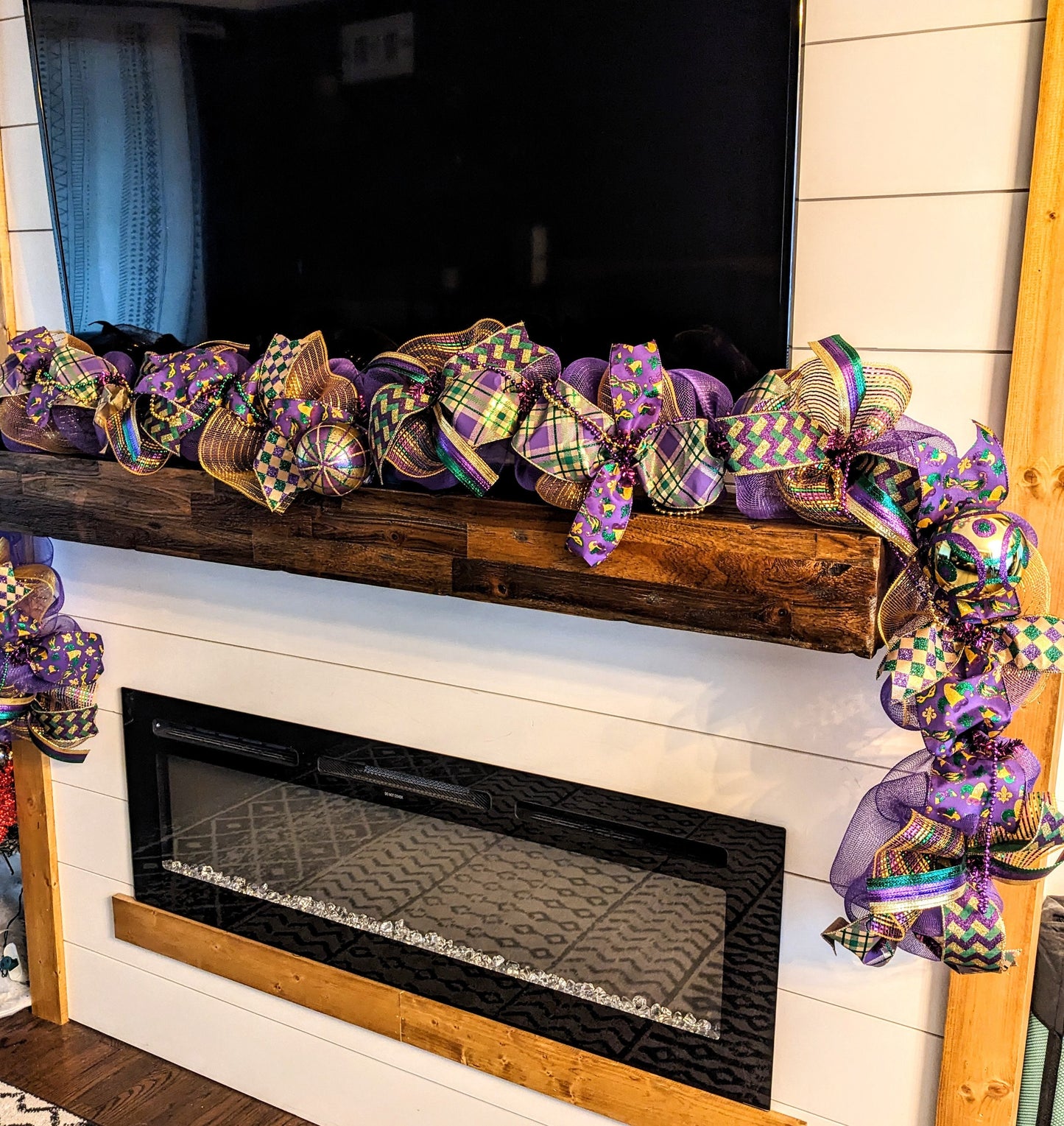 Mardi gras Garland