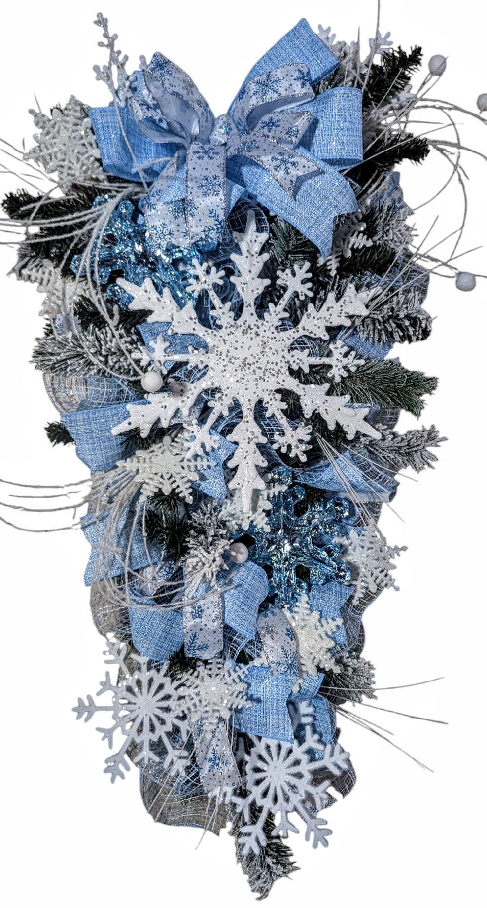 Winter Wreath, Snowflake Wreath, winter wreaths, blue winter wreaths, winter decorations, Mesh winter Wreath, winter wreaths, snow wreath