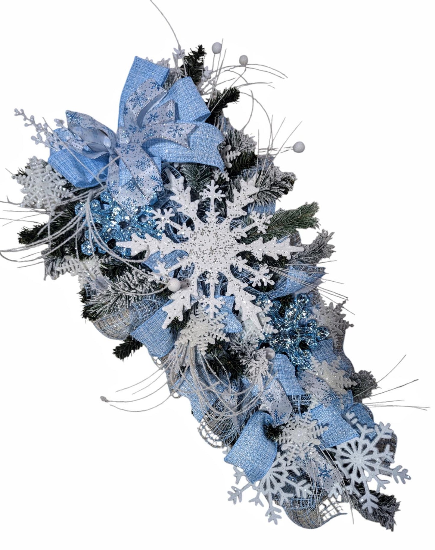 Winter Wreath, Snowflake Wreath, winter wreaths, blue winter wreaths, winter decorations, Mesh winter Wreath, winter wreaths, snow wreath