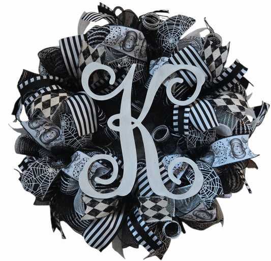 Halloween Wreath, welcome halloween wreath, Halloween wreaths, wreath wreath, black and white halloween wreath, spooky wreath, mesh wreath